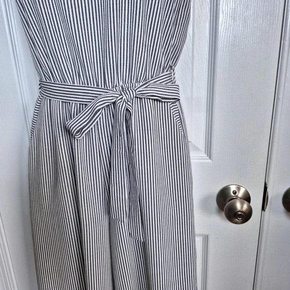 Monteau white gray pinstripe halter top wide leg‎ jumpsuit womens small - Picture 3 of 12